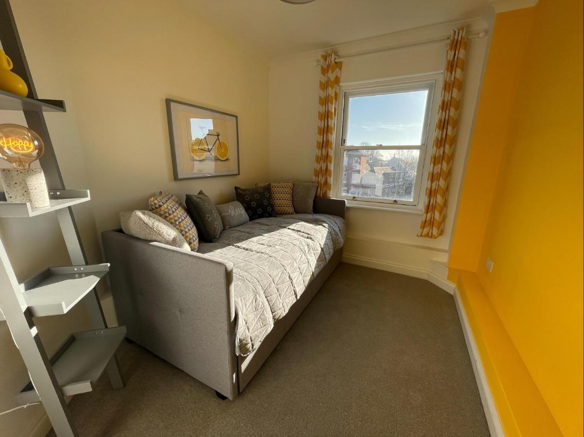 East Walls Apartment 奇切斯特 外观 照片